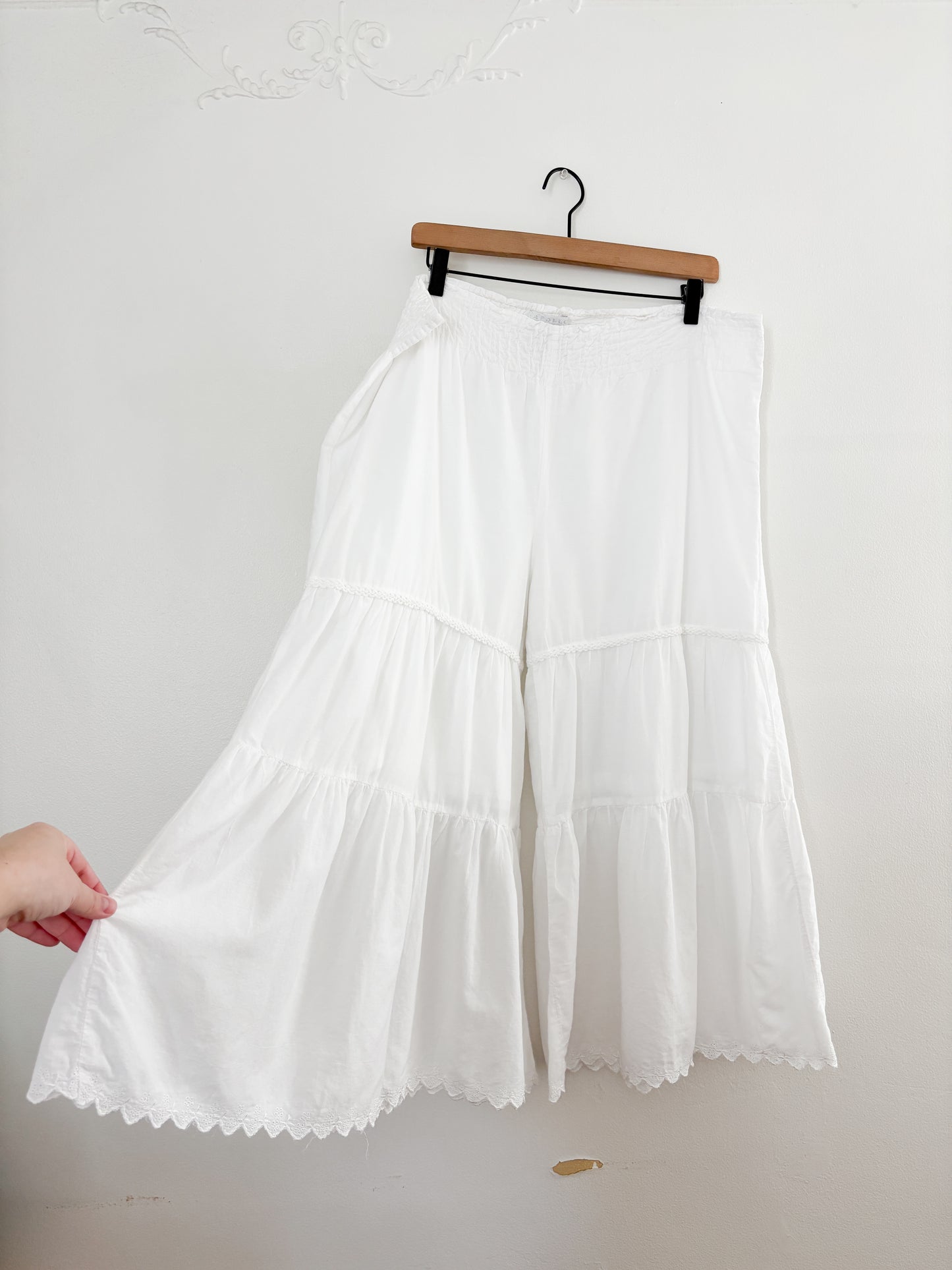 White Ruffle Pants (L/XL)