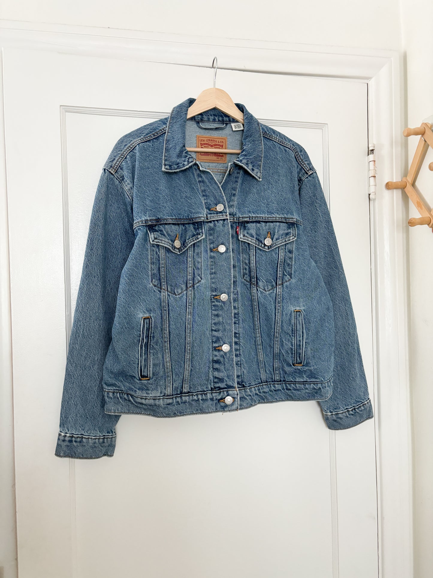 Levis Denim Trucker Jacket (M/L)