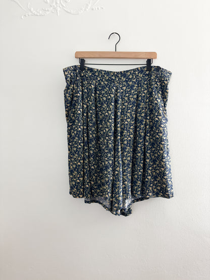 Vintage Floral Flowy Shorts (1x/2x)
