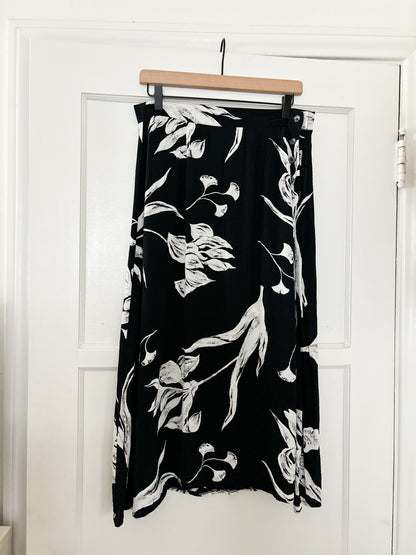 Vintage Black floral Skirt (30/31”)