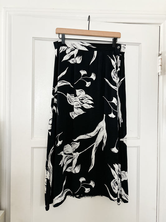 Vintage Black floral Skirt (30/31”)