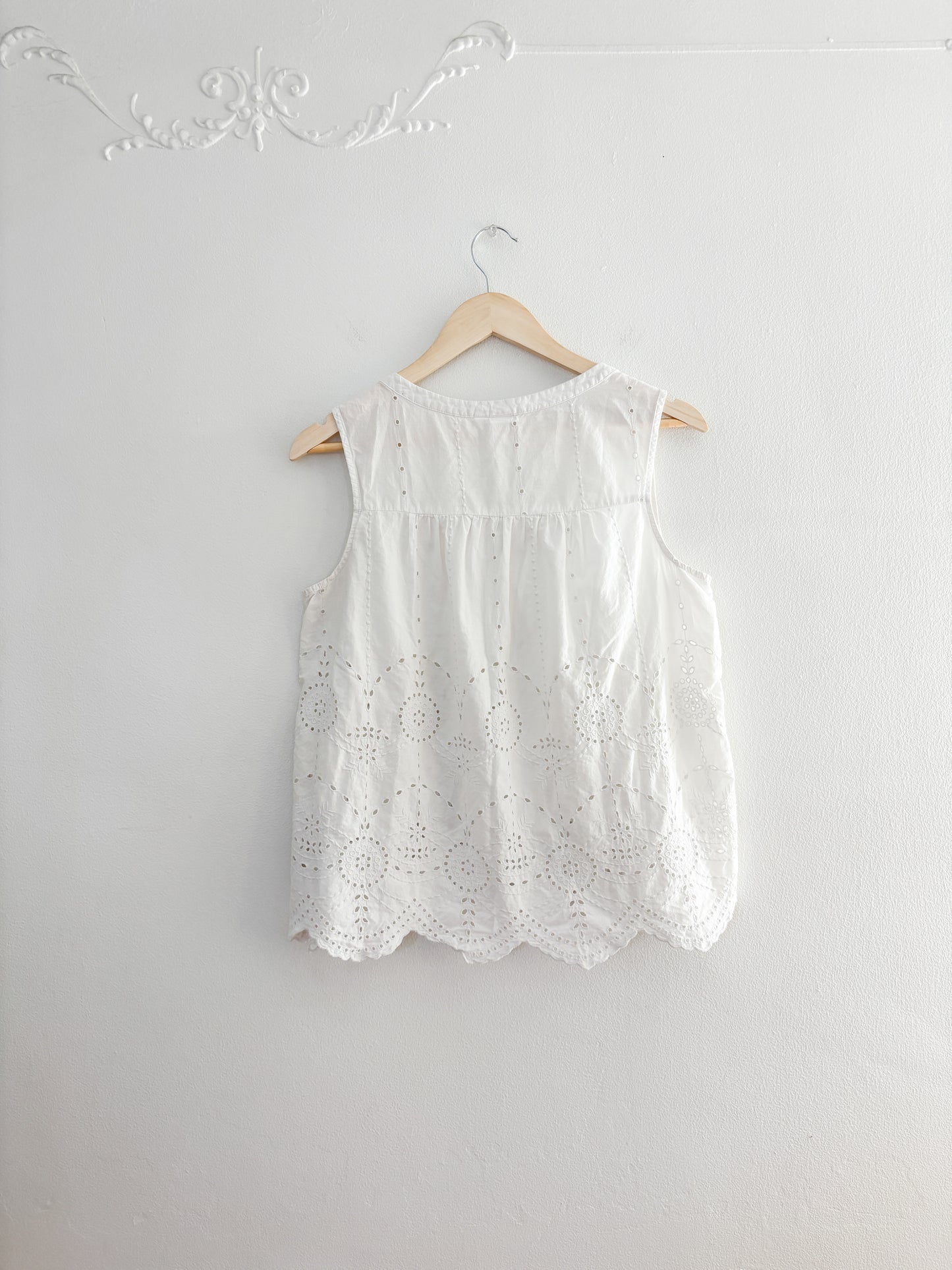 Gap Eyelet Top (S)