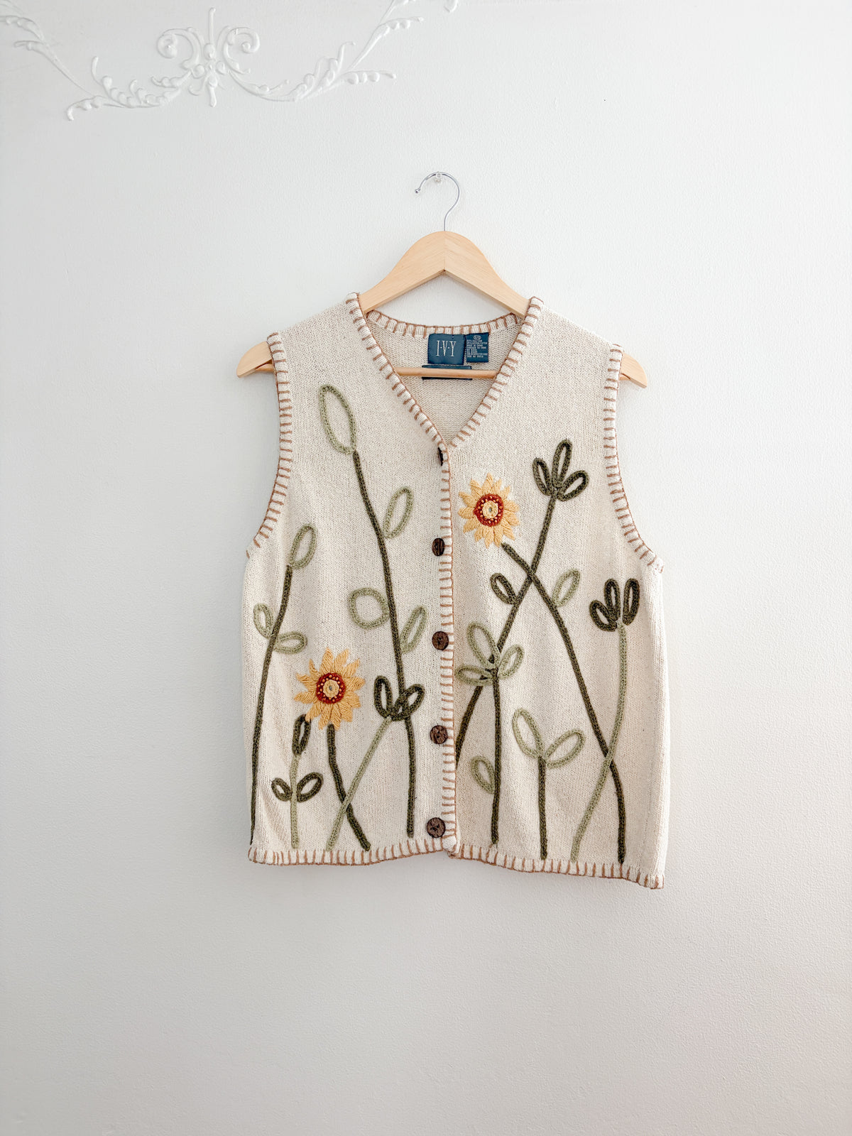 Vintage Embroidered Knit Vest (XL)