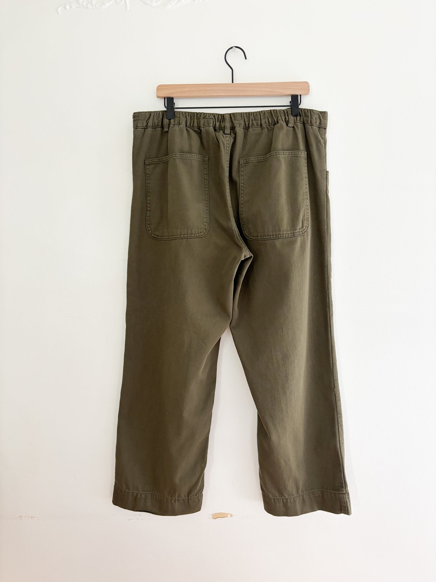 Banana Republic Twill Straight Pull On Pants (L)