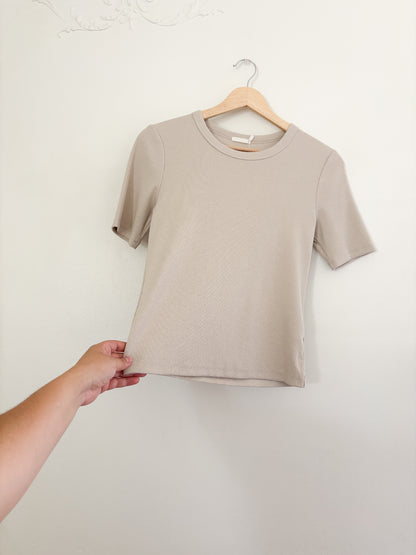 Uniqlo Ribbed Taupe Tee (M)