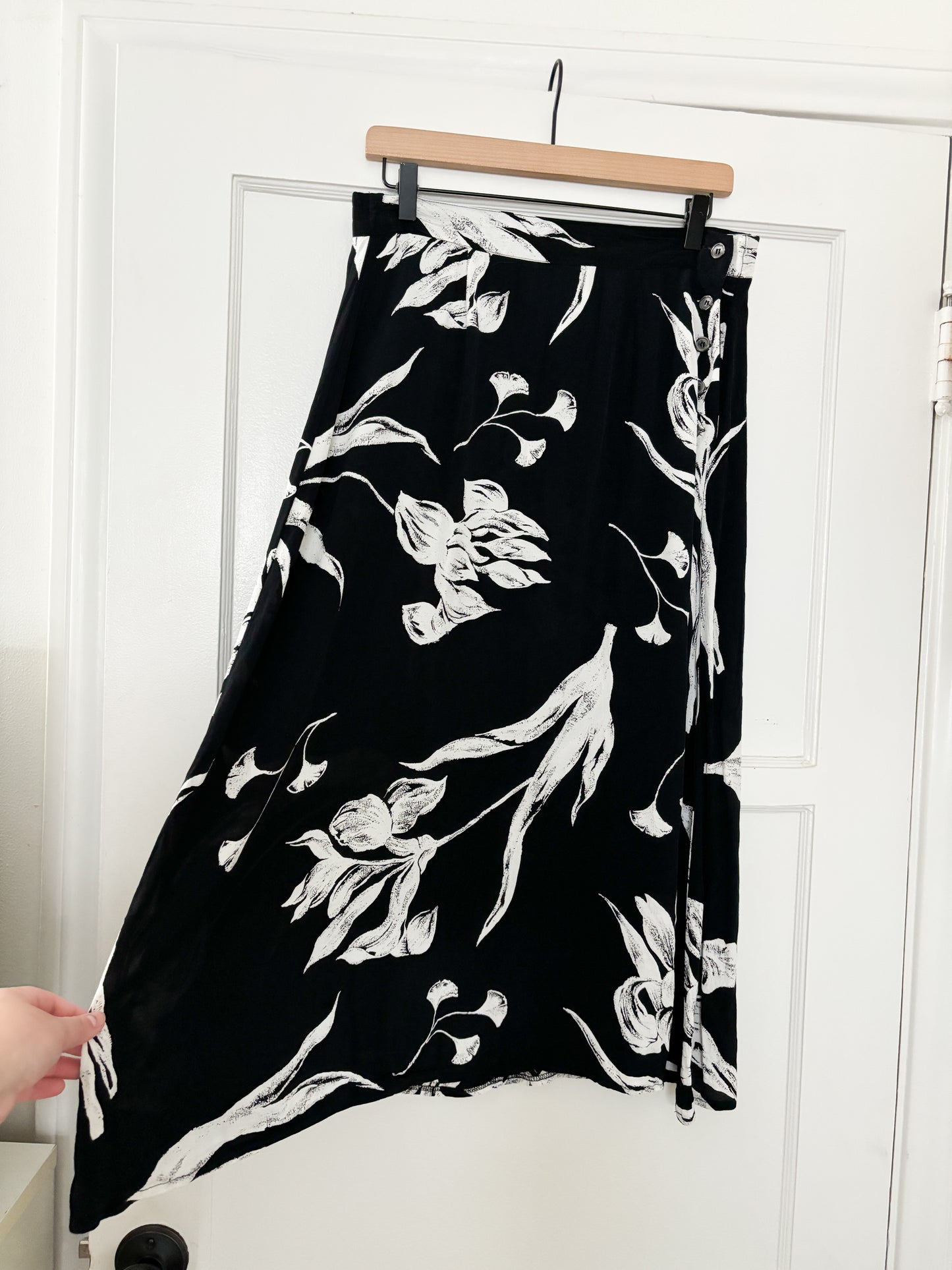 Vintage Black floral Skirt (30/31”)